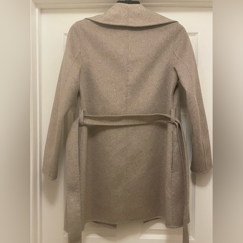 NWT Banana Republic lightweight wool coat - Picture 3 of 4